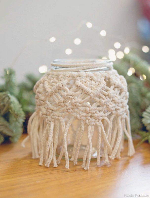 Коллекция проектов для рукодельниц в книге «Макраме на елку»