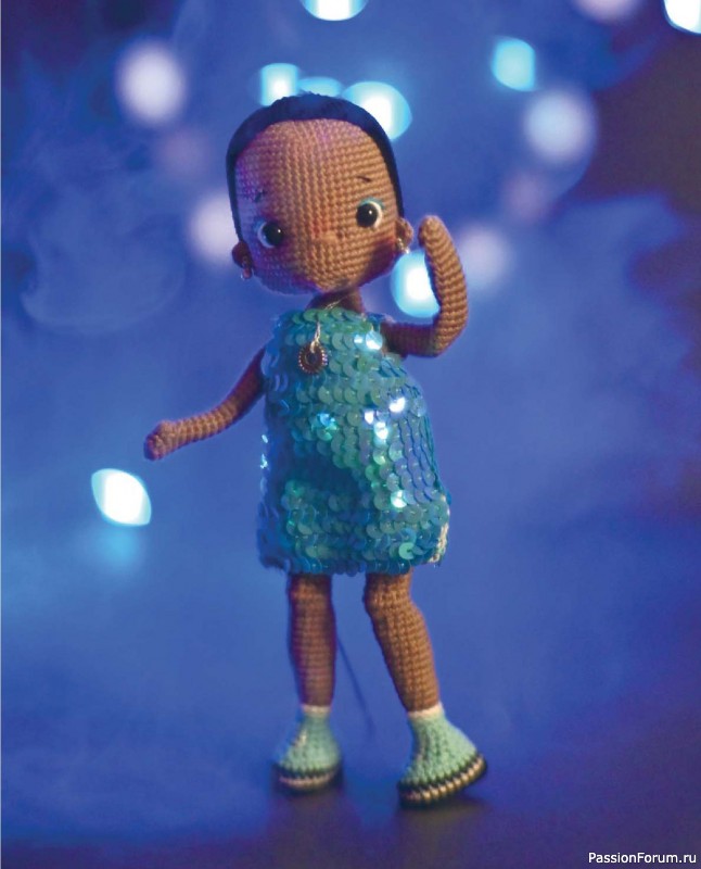 Вязаные проекты в книге &laquo;Киногуруми&raquo;.