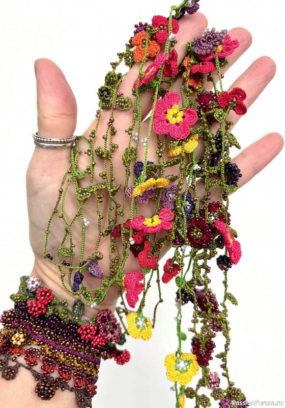 Коллекция проектов для рукодельниц в журнале «Handwerken Zonder Grenzen №252 2025»