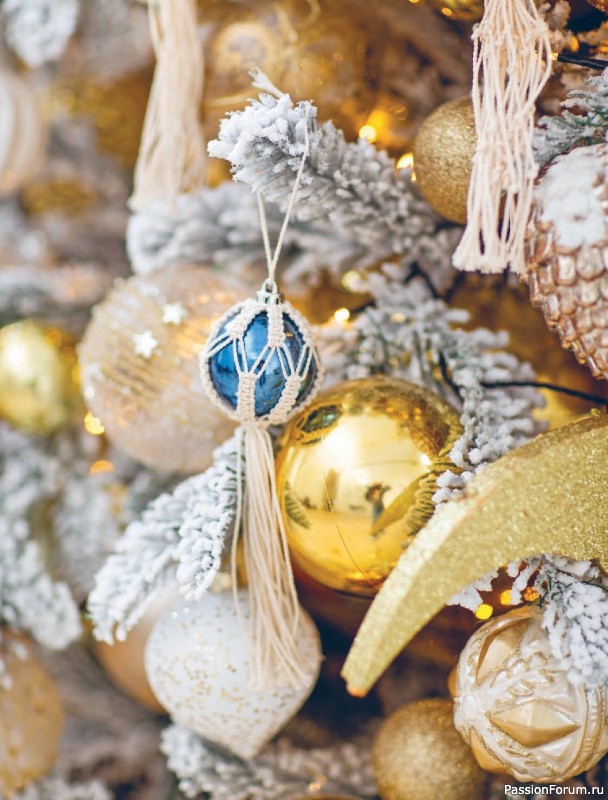 Коллекция проектов для рукодельниц в книге «Макраме на елку»