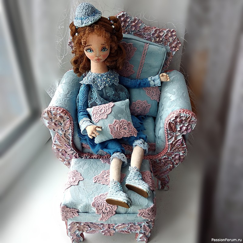 Кресло для куклы