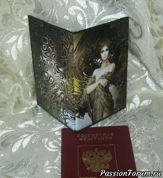 Пластиковая обложка, распечатка, акриловый лак. Пластиковая обложка, распечатка, акриловый лак.