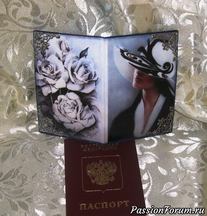 Пластиковая обложка, распечатка, акриловый лак. Пластиковая обложка, распечатка, акриловый лак.