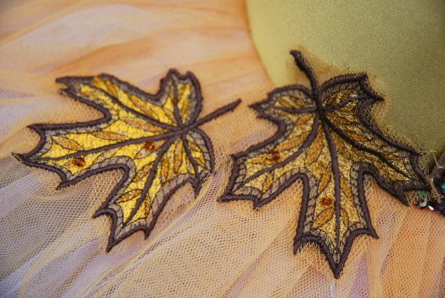 Вышивка на тюле "Золотая осень"