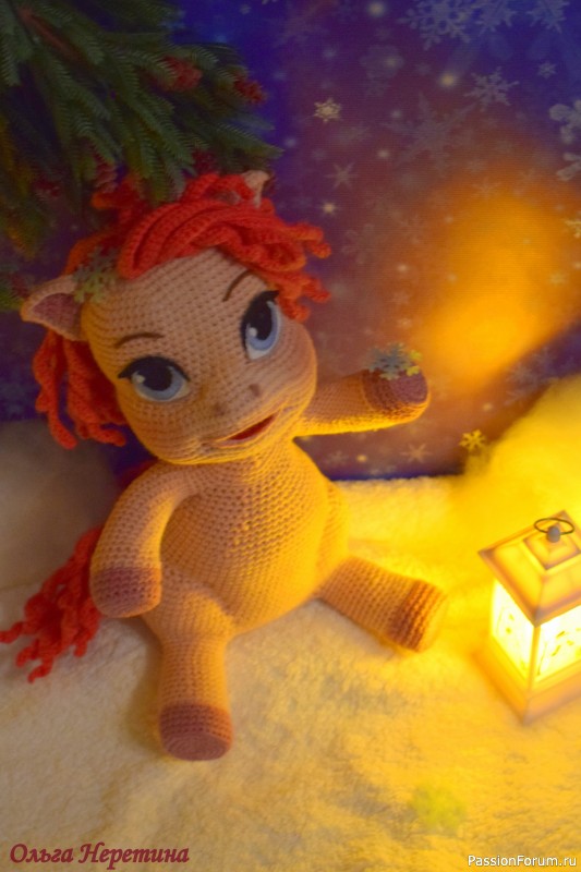 Маленькая пони (связана крючком)