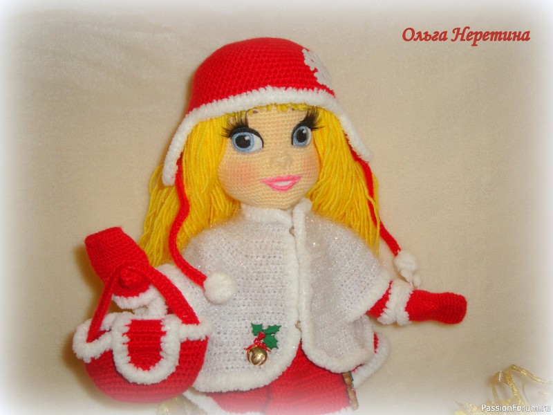 Куколка Аврора в зимних нарядах крючком