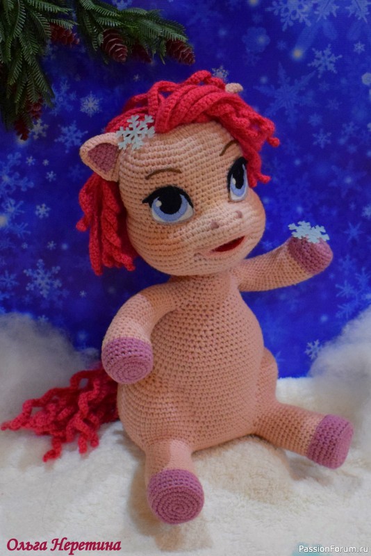 Маленькая пони (связана крючком)
