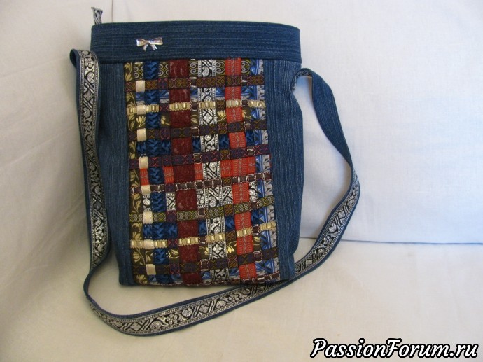 Джинсовая сумочка и плетение тесьмой