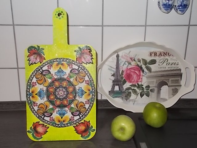 Кухонная досочка с петушками. Кухонная досочка с петушками.