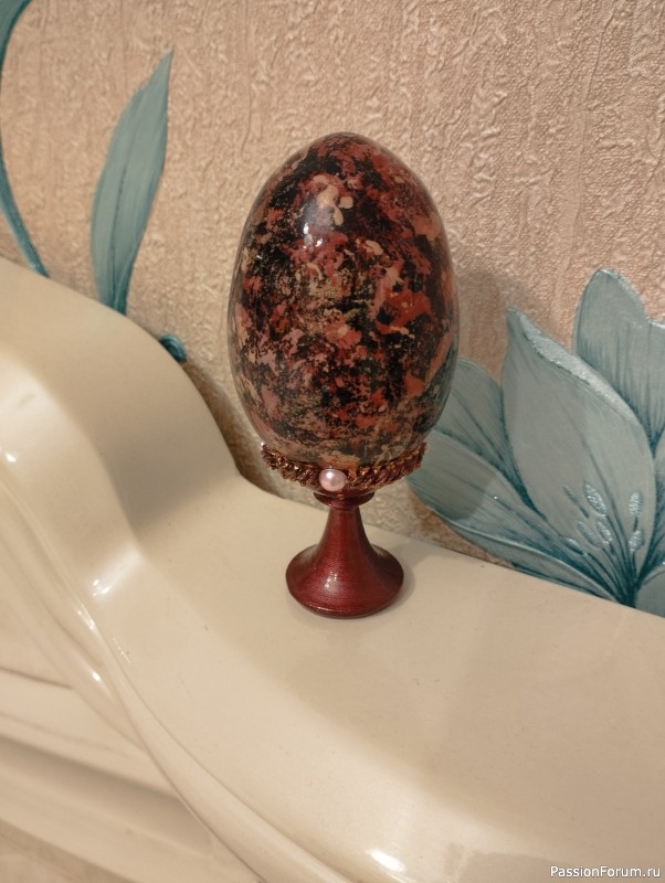 Яйцо из серии "Каменный цветок"