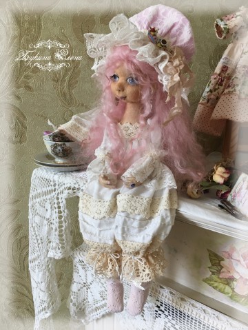Розалинка - кулинарочка, коллекционная текстильная куколка.