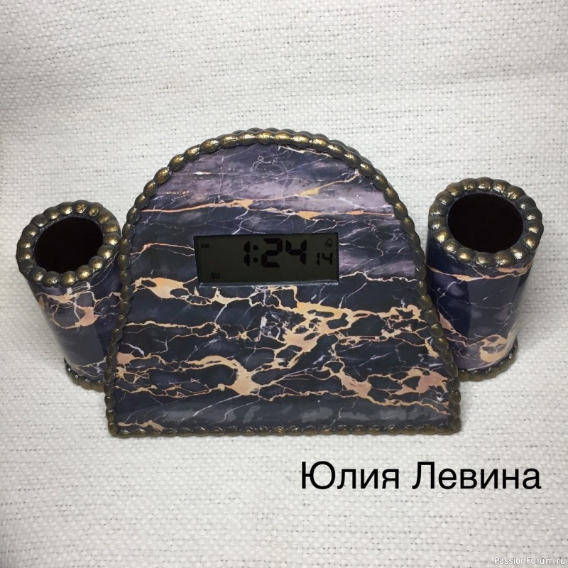 Имитация мрамора продолжается.