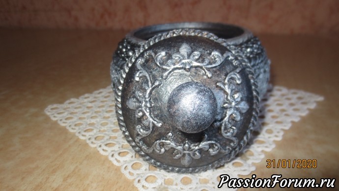 Серебряная шкатулка.