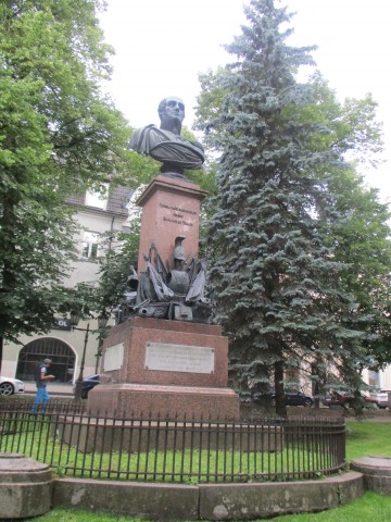памятник )) памятник ))