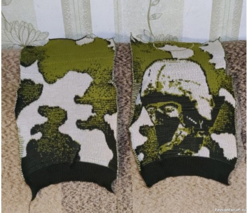 Готов свитер для среднего внучка Даниила