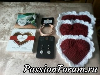 Вторая от Марго-http://www.passionforum.ru/users/40238. Вкусные конфетки,браслетик, набор серёжек,прихватки. Вторая от Марго-http://www.passionforum.ru/users/40238. Вкусные конфетки,браслетик, набор серёжек,прихватки.