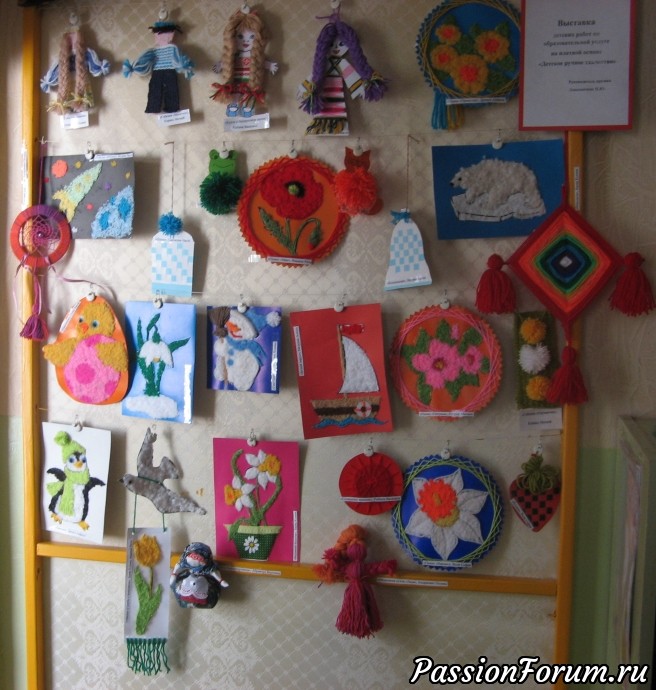Выставки детских работ кружка ткачества за ай 2018 года.