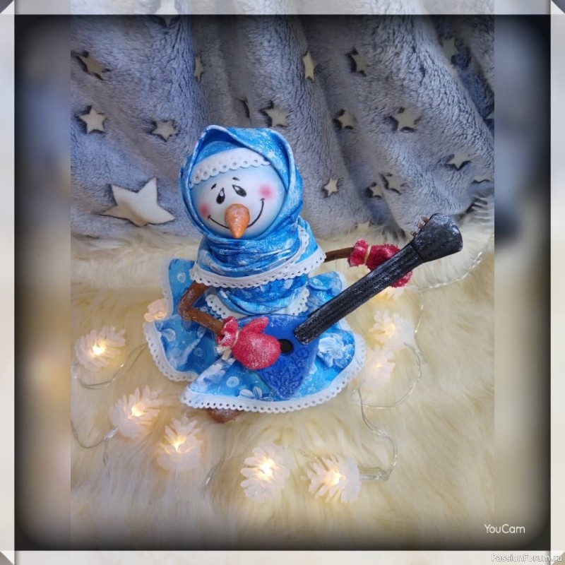 Снеговушечка с балалайкой