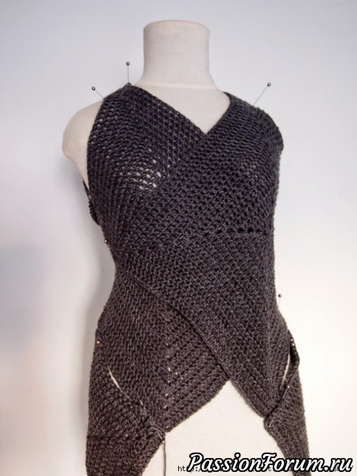 Платье-конструктор крючком из бабушкиных квадратов от дизайнера VIRPI MARJAANA SIIRA