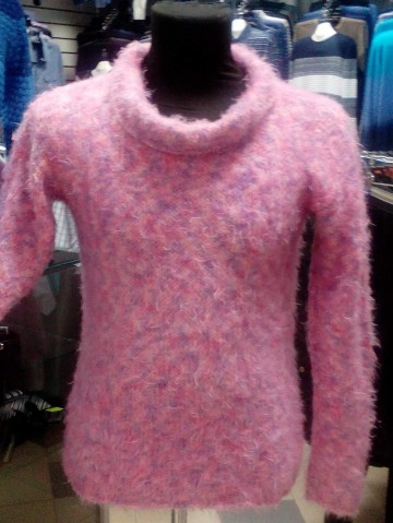 Теплый свитер для дочки