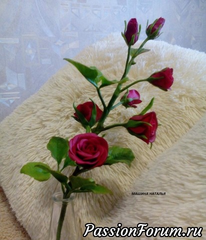 Веточка кустовой розы из холодного фарфора