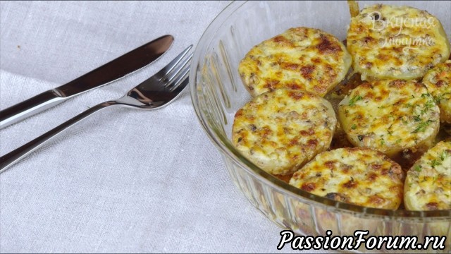 Запеченный картофель с ароматной корочкой