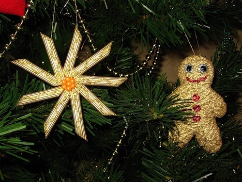 handmade tree Christmas crafts for kids pasta snowflake gold
