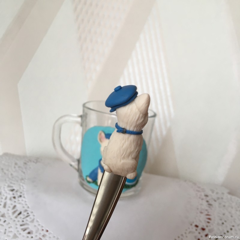 Кружка и ложка с декором из полимерной глины "​Щенок в кепке"