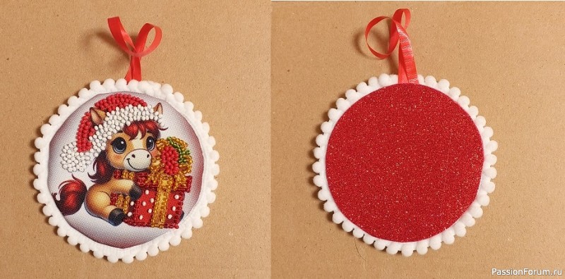 Лошадки-подвесы на ёлочку.