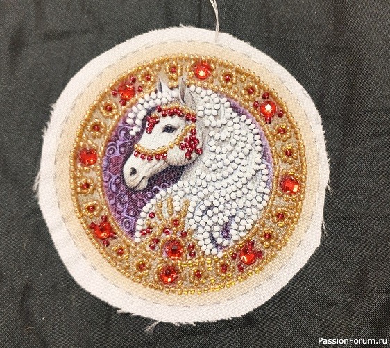 Лошадки-подвесы на ёлочку.