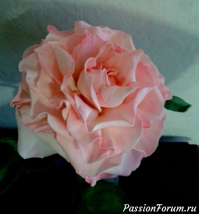 Розовая роза из фоамирана