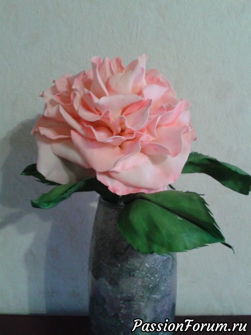 Розовая роза из фоамирана