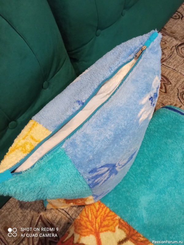 Махровые плед и подушка