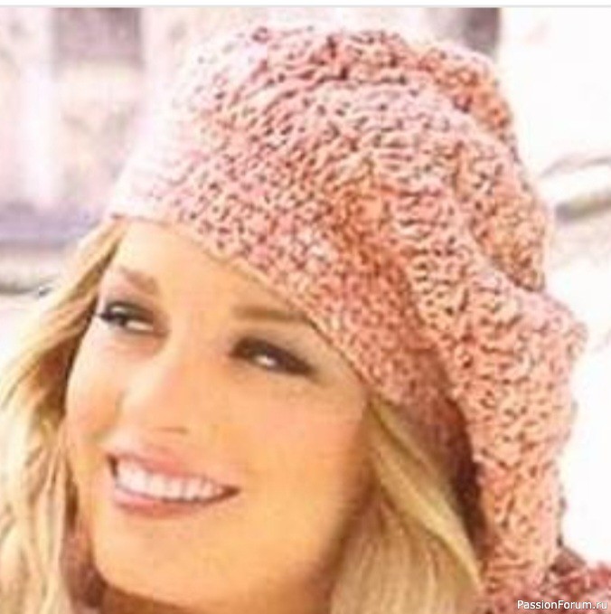 Нежная шапочка крючком. Описание