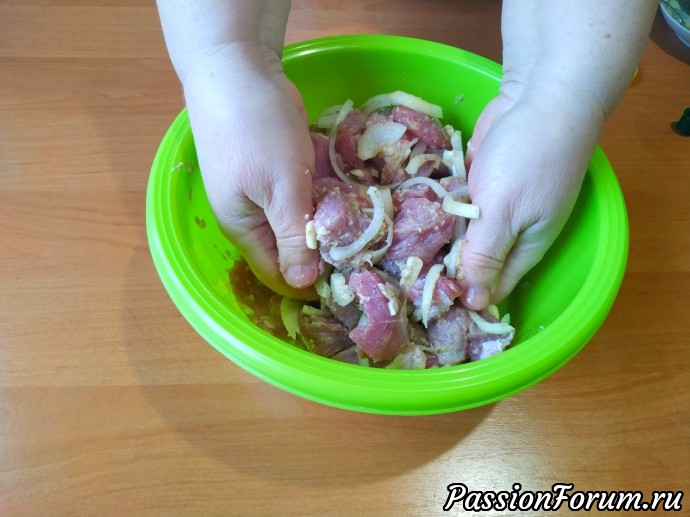 Мясо в остром маринаде – ароматное и сытное блюдо для зимнего дня!