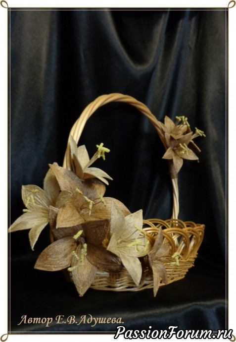 Декор корзины цветами из джута