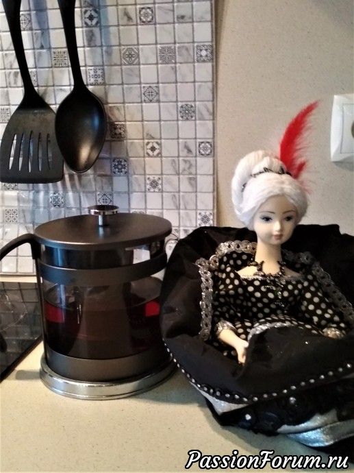 Кукла на чайник