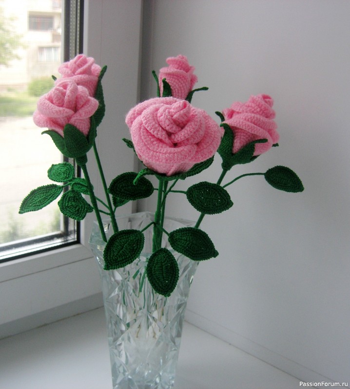 Розовые розы.