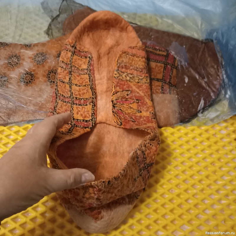 Влюблённая в обувь.