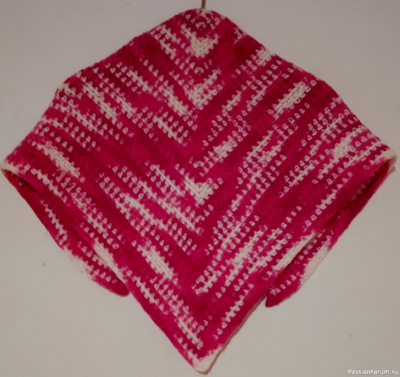 Продам шали ручной работы.