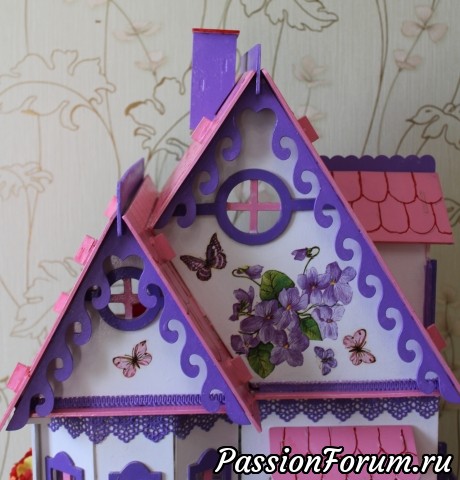 Кукольный домик для внучки и цветочной феечки.