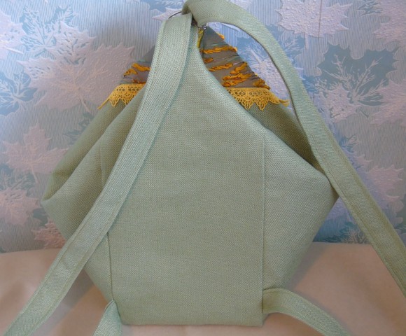 Рюкзак-сумочка, вышитый лентами "Травы-травы..."