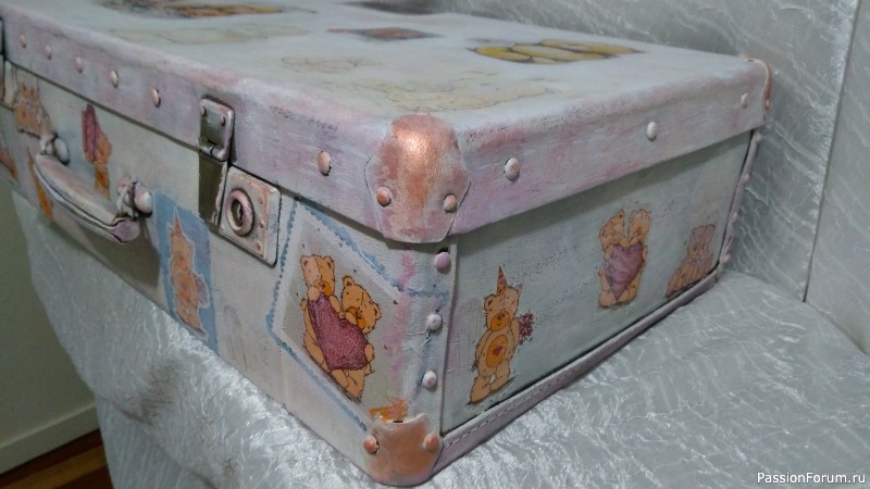 Винтажный чемодан для девчачих секретиков