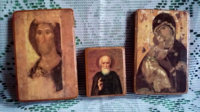 В выкройку котиков были завёрнуты ещё и свечки.
И ни одна не поломалась.
Анечка так заботливо всё упаковала .И сам конверт пришёл целым.Обычно,такие бумажные конверты из России к нам приходят надорваными,не выдерживая долгого пути.Так что я прошу девочек, обклеивать края скотчем. В выкройку котиков были завёрнуты ещё и свечки.
И ни одна не поломалась.
Анечка так заботливо всё упаковала .И сам конверт пришёл целым.Обычно,такие бумажные конверты из России к нам приходят надорваными,не выдерживая долгого пути.Так что я прошу девочек, обклеивать края скотчем.