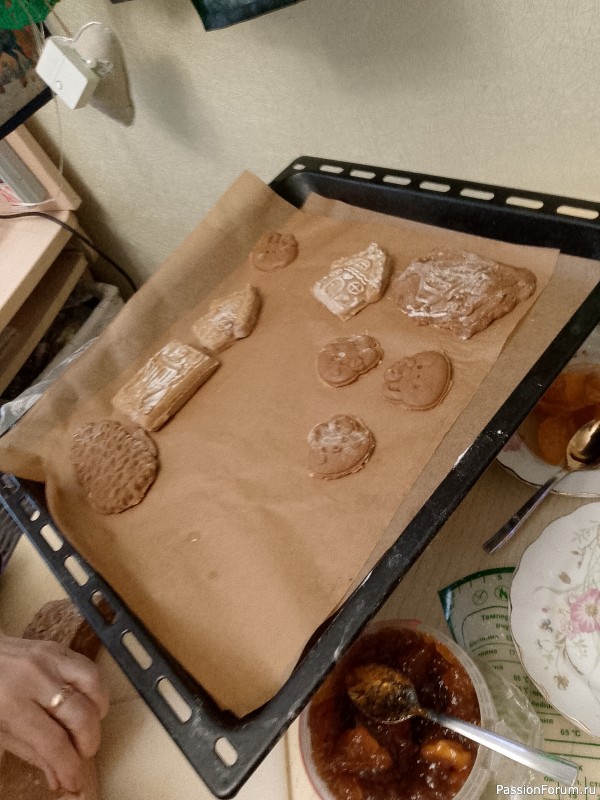 Рождественские посиделки в поварских колпаках.