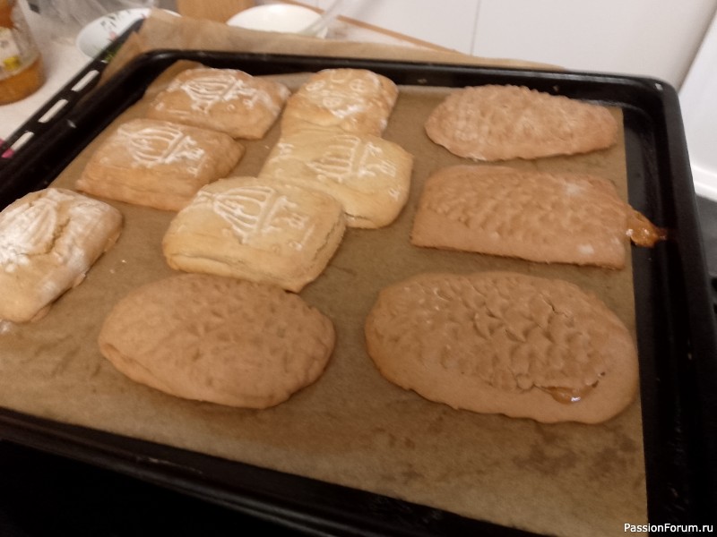 Рождественские посиделки в поварских колпаках.