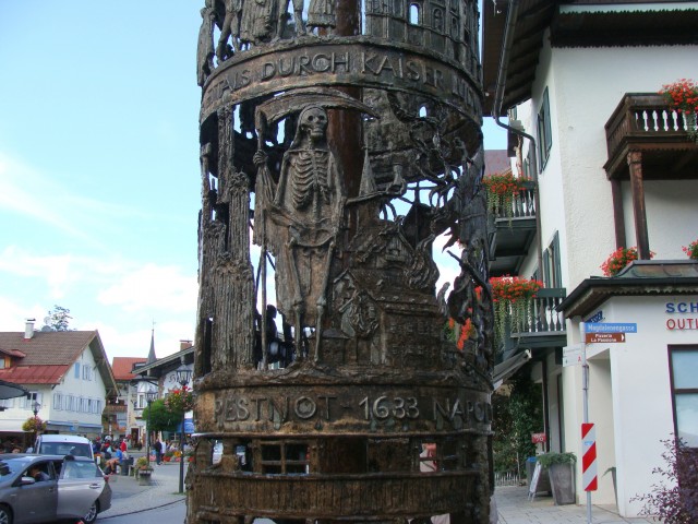 Обераммергау - баварская деревня резчиков по дереву.
