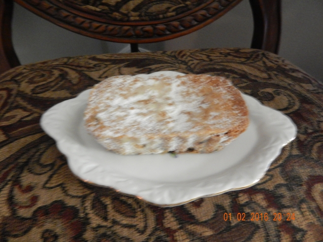 Посылка пропахла вкусным кексом,испеченным Светочкиными золотыми ручками. Посылка пропахла вкусным кексом,испеченным Светочкиными золотыми ручками.