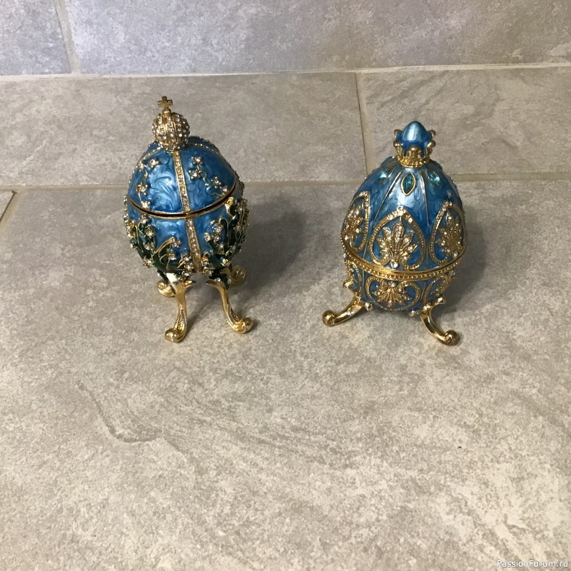 Часики в серебре и шкатулочки в золоте.
