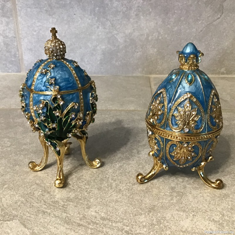 Часики в серебре и шкатулочки в золоте.